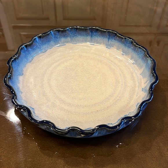 Pigeon River Pottery Pie Plate Signed Blue Cream Oven Safe Excellent Condition - Picture 1 of 13